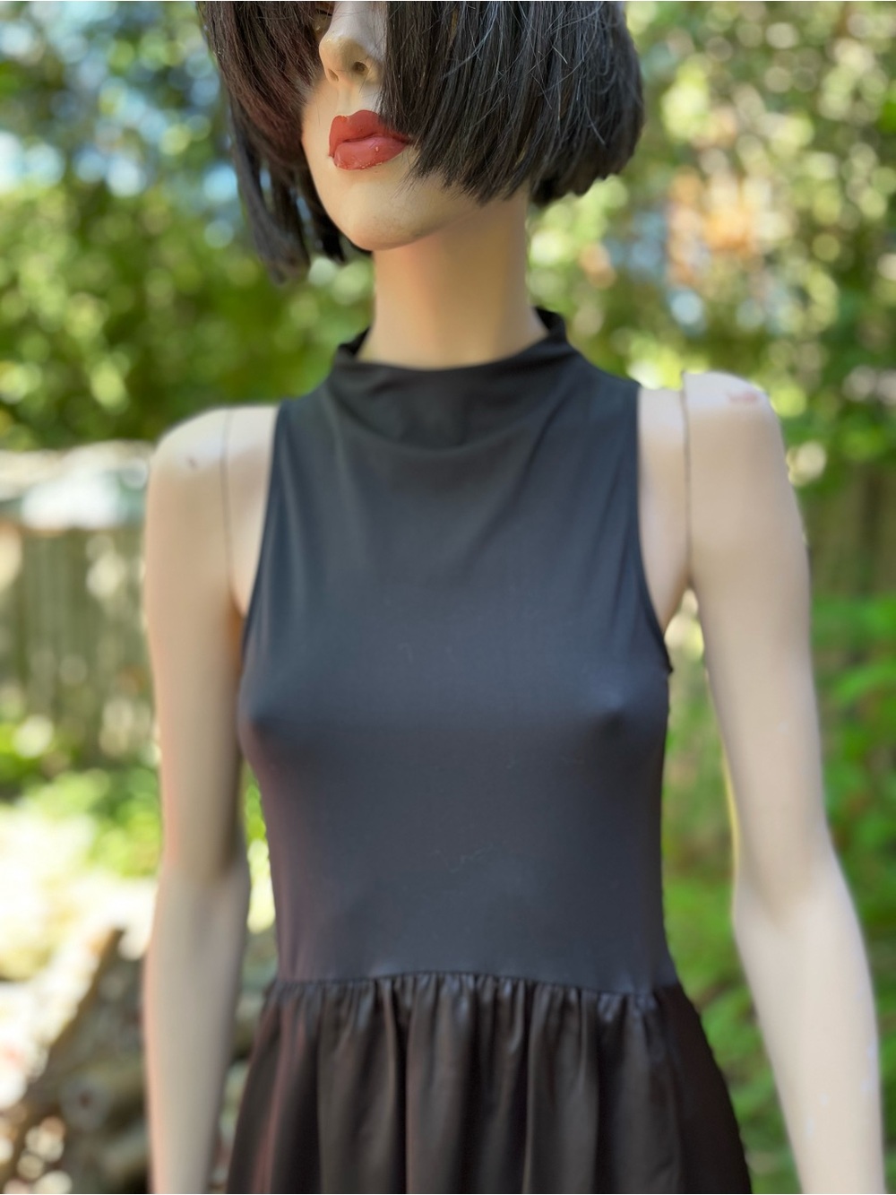 Betsey Johnson Black Sleeveless Midi Dress - Picture 2 of 12